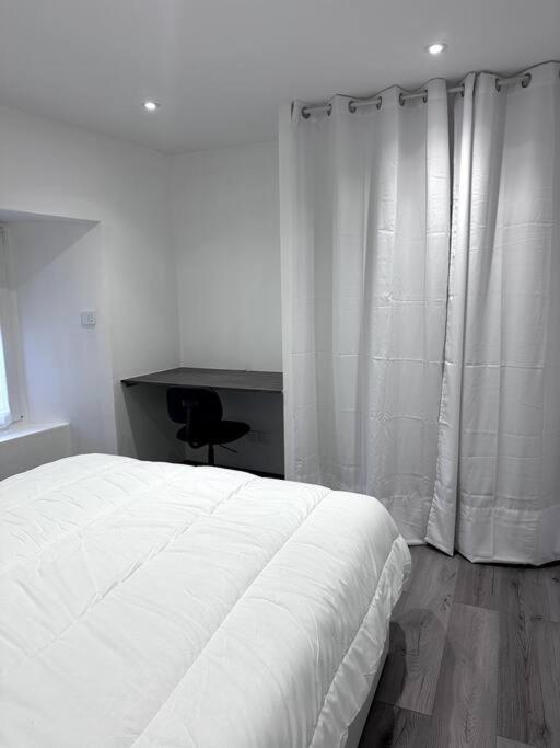 Appartement T4 En Hyper-Centre Bourgoin-Jallieu Exterior photo