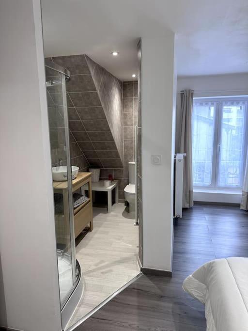 Appartement T4 En Hyper-Centre Bourgoin-Jallieu Exterior photo